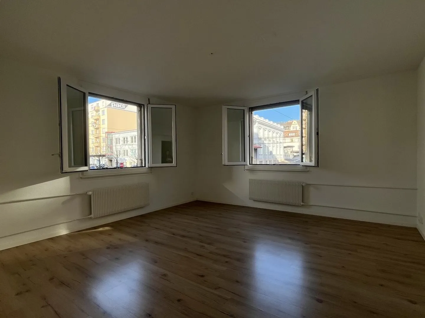 Appartement spacieux près de la gare - Photo 3 sur 6