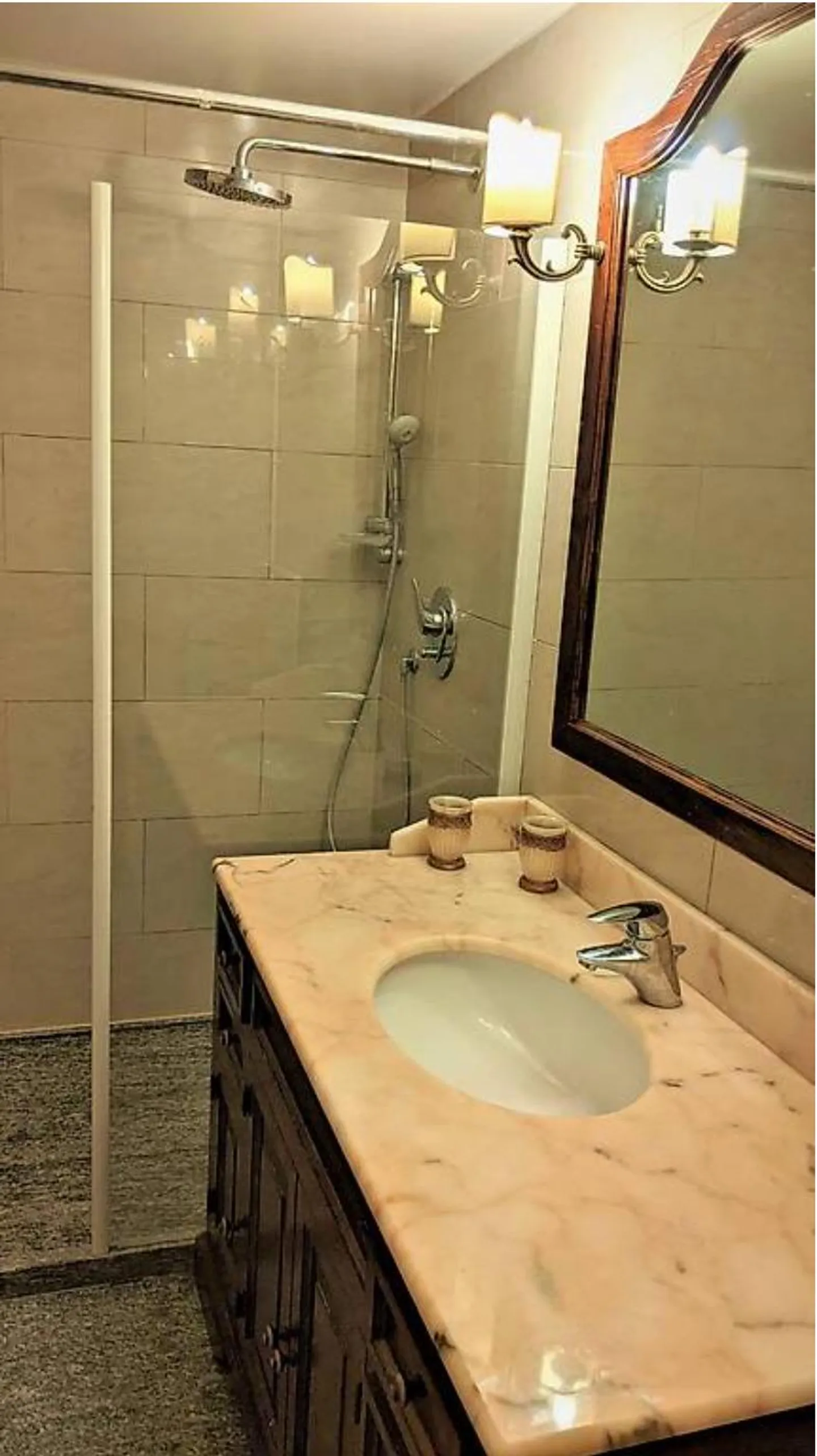 Appartement à louer - Photo 2 sur 4