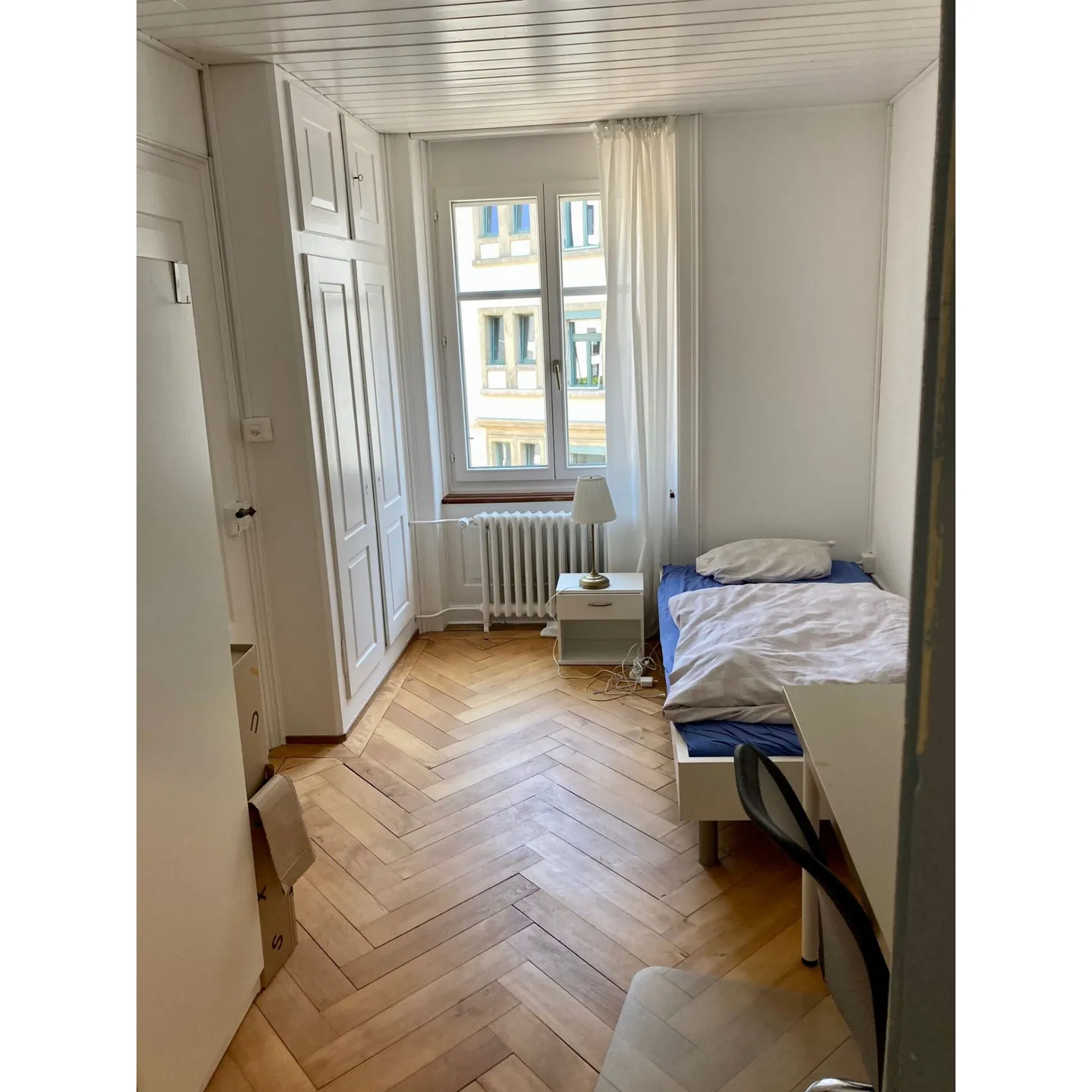 Camera condivisa arredata in appartamento in stile Liberty (2° piano a sinistra stanza 4) - Foto 2 di 5