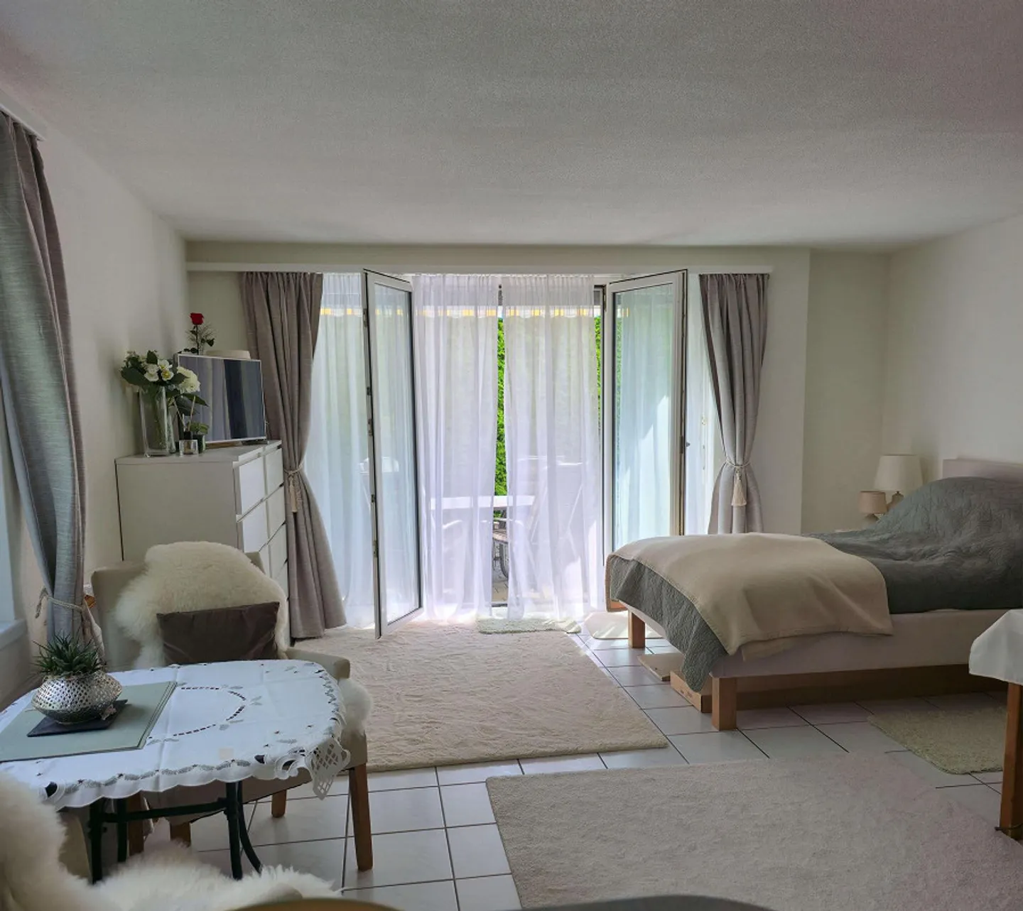 Bright 1.5-room apartment with garden seating area and parking space - Photo 1 of 7