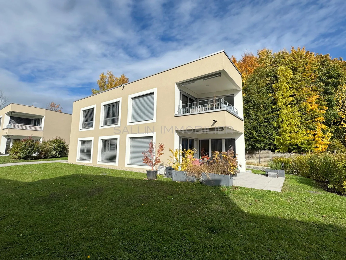 Geräumige 4½-Zimmer-Wohnung im 1. Stock mit Parkplatz im Innenhof - Foto 1 von 6