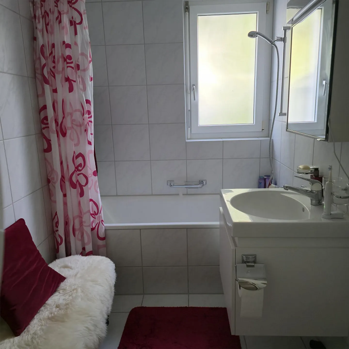 Bright 1.5-room apartment with garden seating area and parking space - Photo 4 of 7