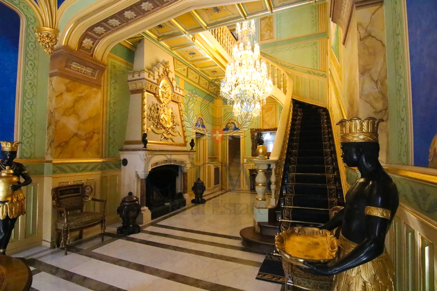 Castle Life at Your Fingertips! - Photo 13 of 37