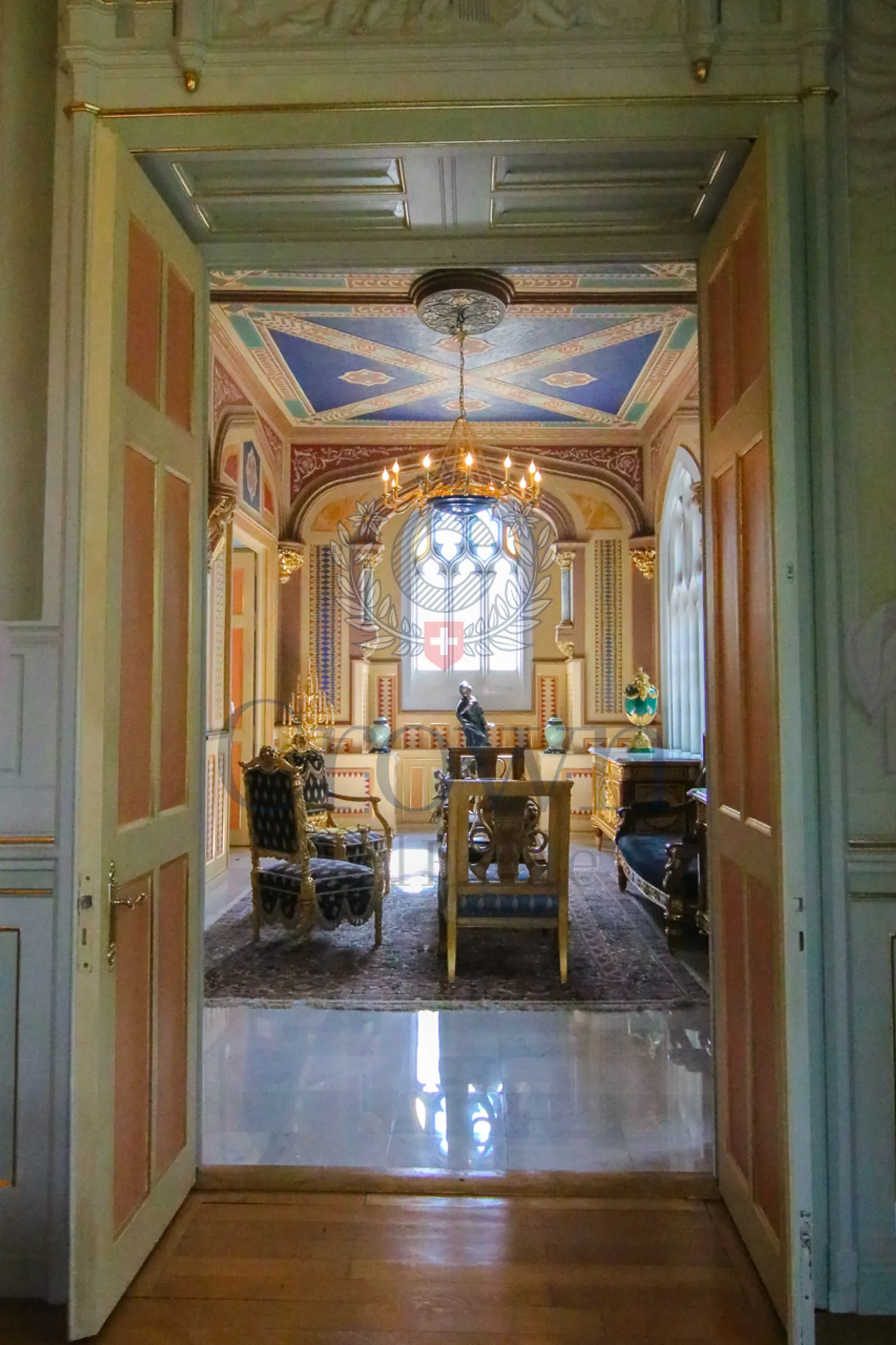 Castle Life at Your Fingertips! - Photo 14 of 37