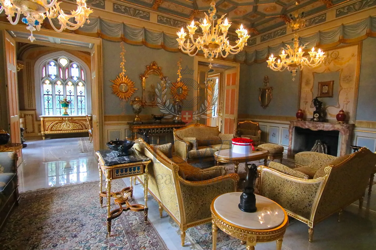 Castle Life at Your Fingertips! - Photo 15 of 37