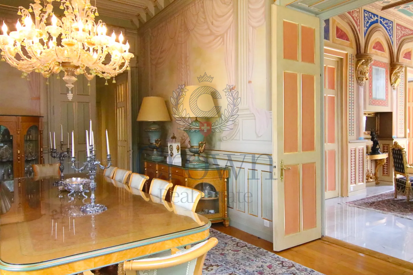 Castle Life at Your Fingertips! - Photo 17 of 37