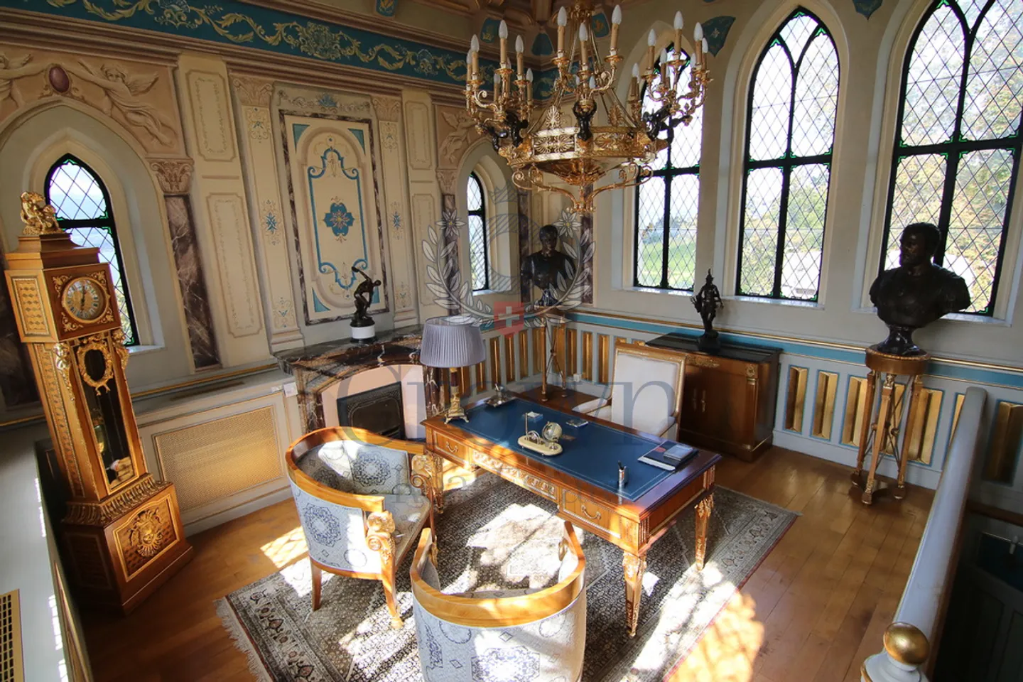 Castle Life at Your Fingertips! - Photo 20 of 37