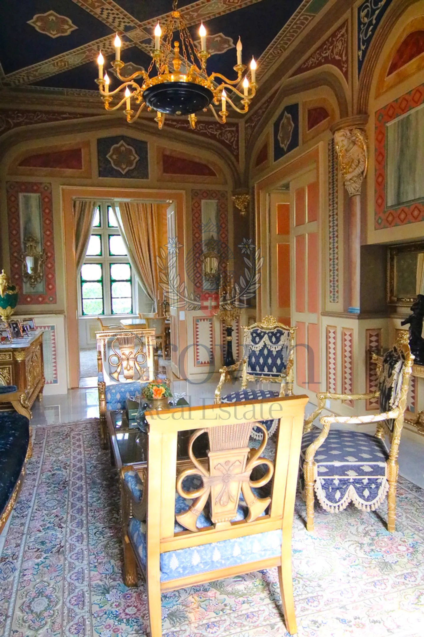 Castle Life at Your Fingertips! - Photo 32 of 37