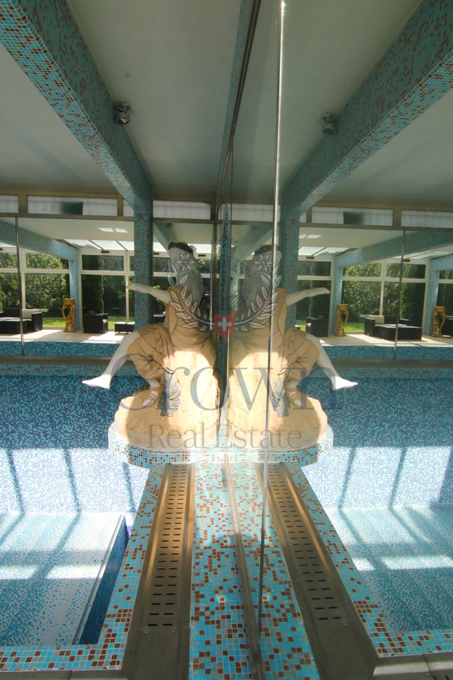 Castle Life at Your Fingertips! - Photo 36 of 37