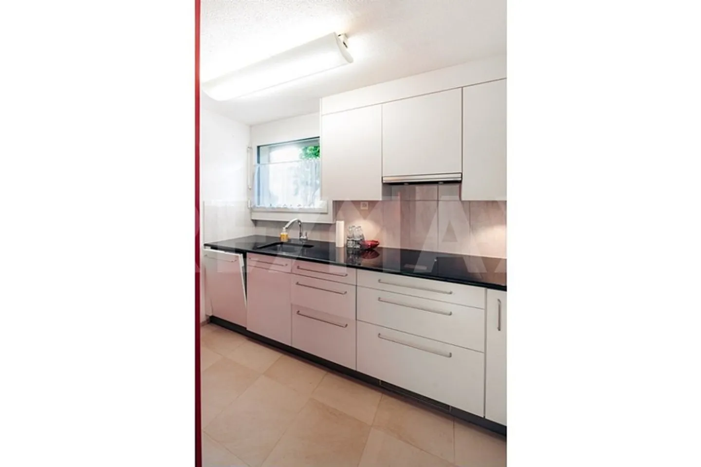 Charmantes 5.5-Zimmer-Doppeleinfamilienhaus an ruhiger Lage in Dällikon - Foto 7 di 13