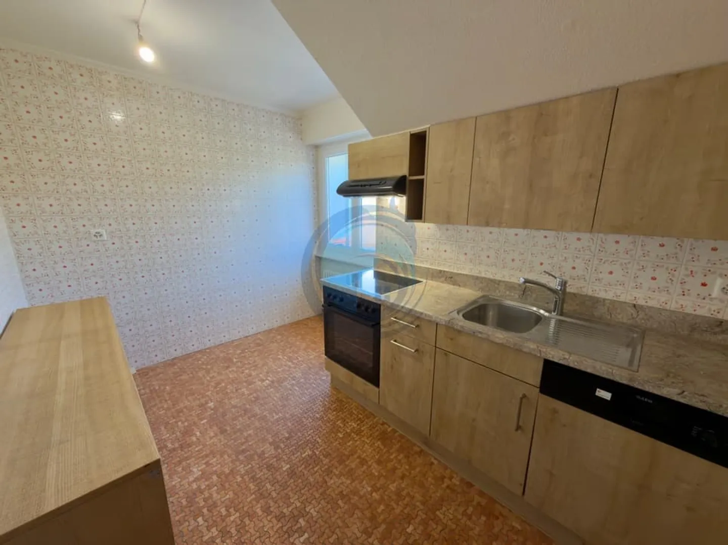 3,5-ZIMMER-WOHNUNG MIT EINEM PRÄCHTIGEN BLICK AUF DEN SEE - Foto 4 von 13