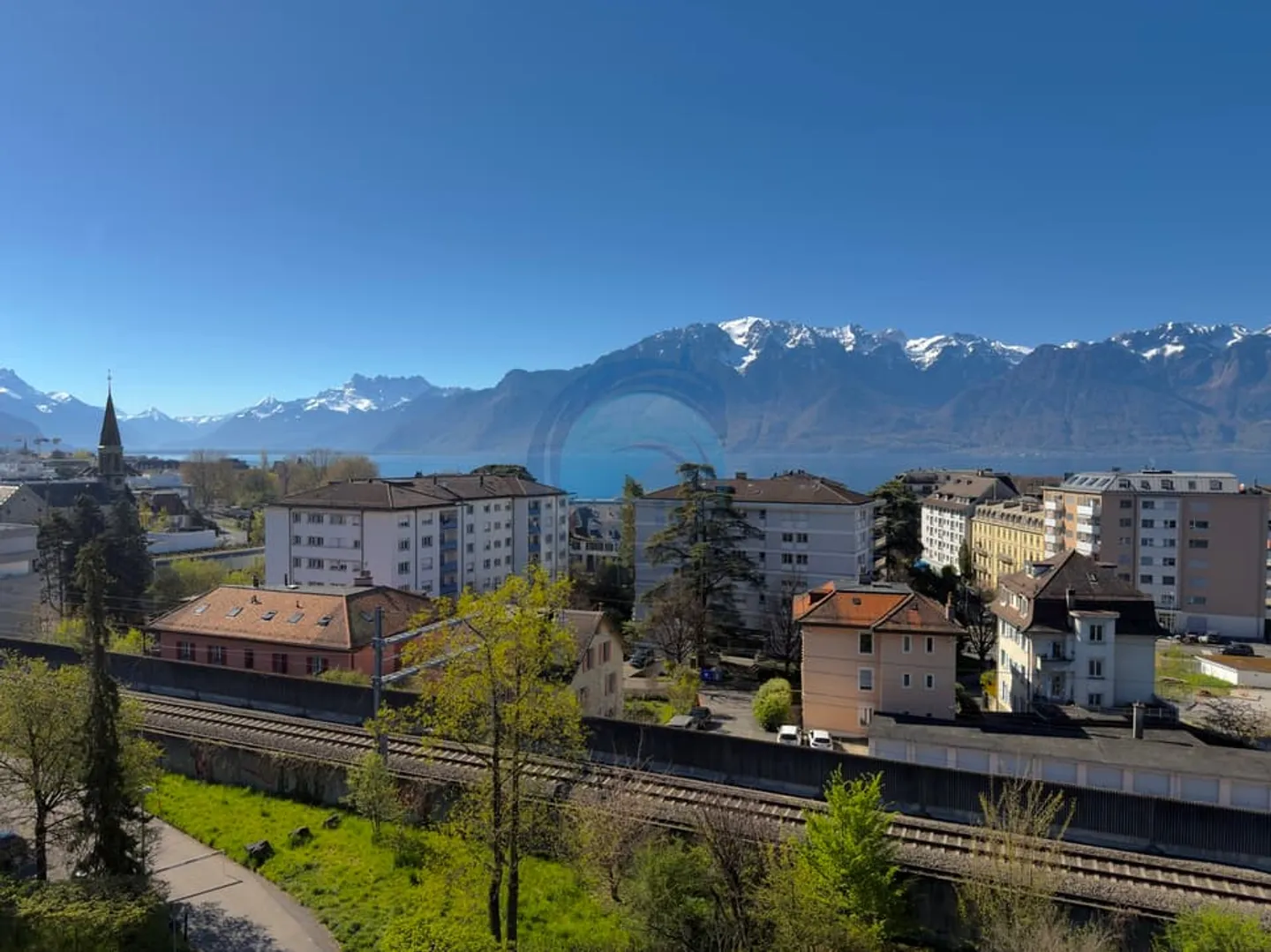 3,5-ZIMMER-WOHNUNG MIT EINEM PRÄCHTIGEN BLICK AUF DEN SEE - Foto 1 von 13