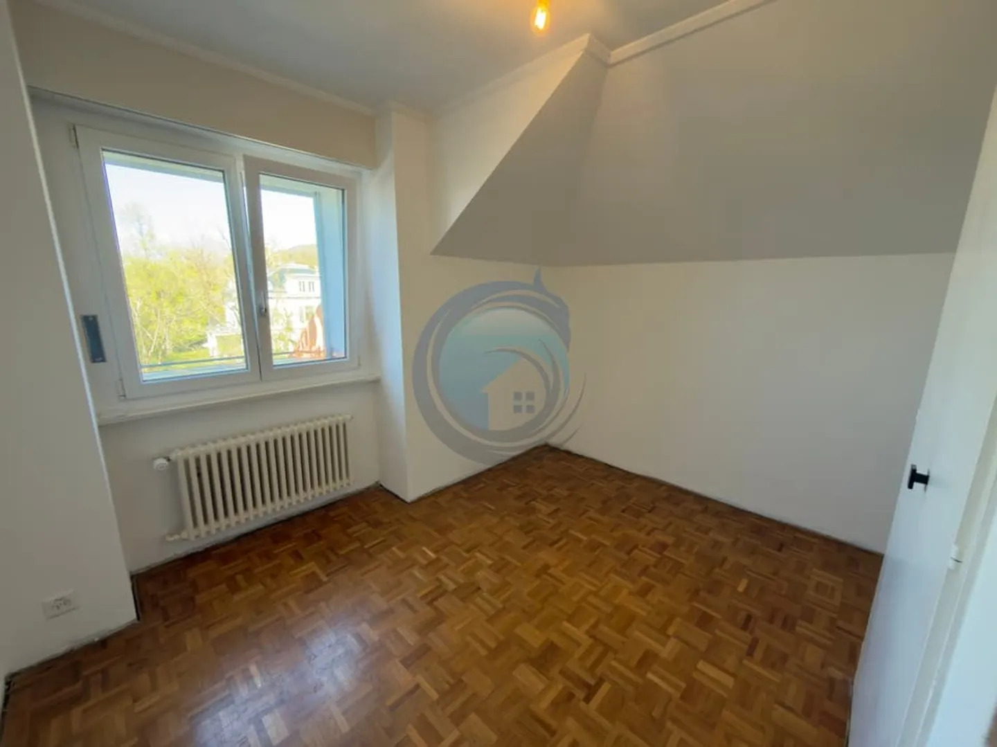 3,5-ZIMMER-WOHNUNG MIT EINEM PRÄCHTIGEN BLICK AUF DEN SEE - Foto 7 von 13