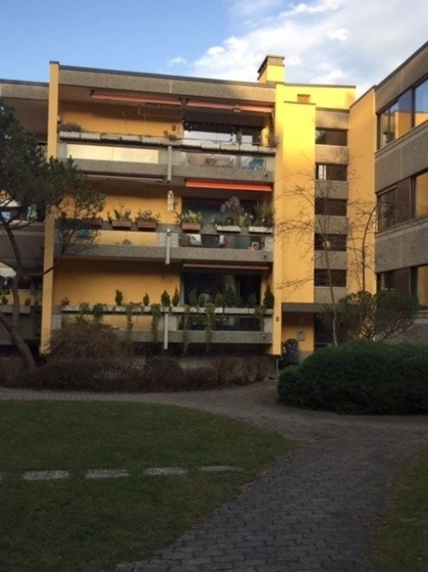 «Einstellhallenplatz nahe Marzili» - Foto 1 von 1