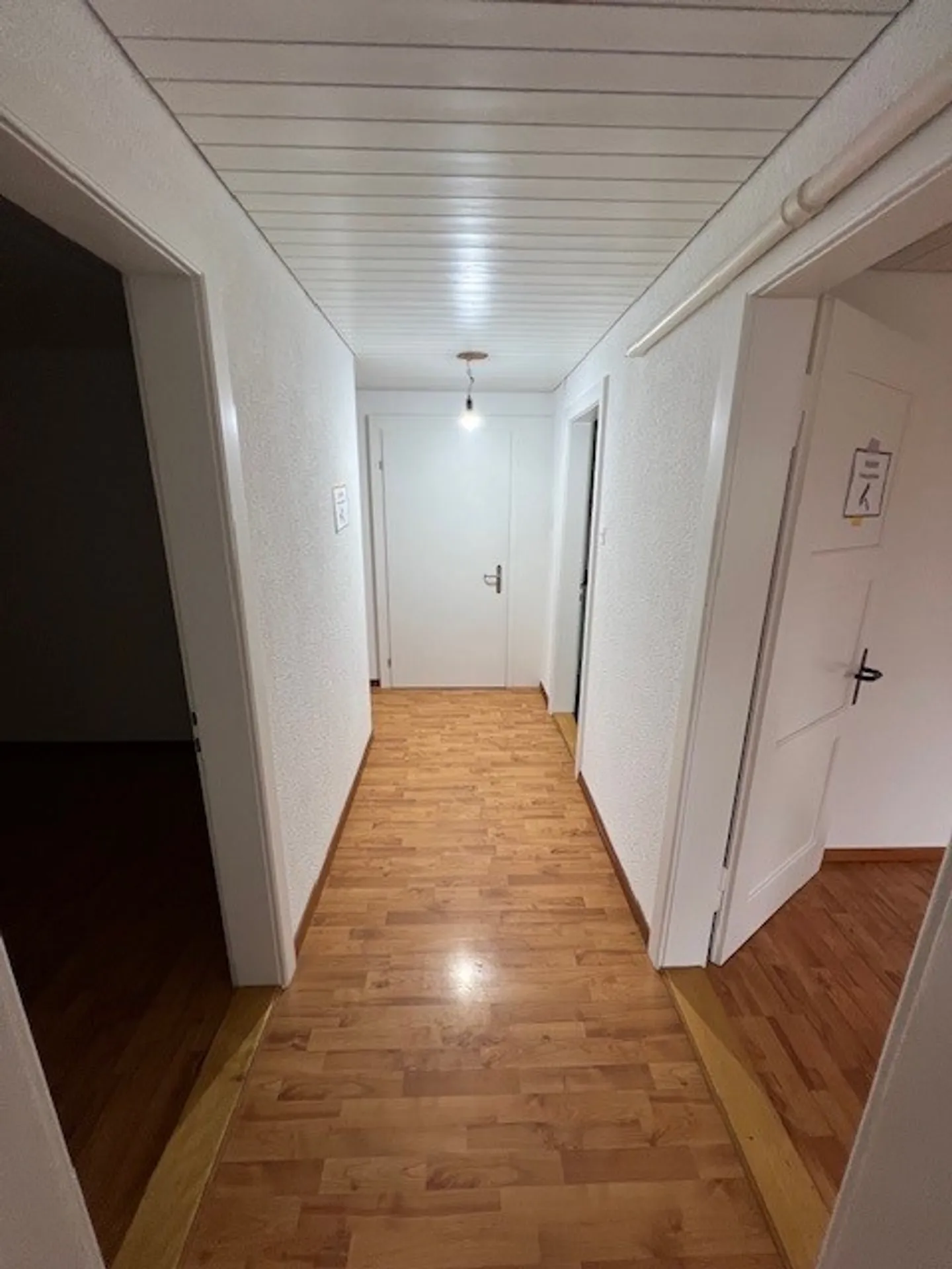 Moderne Wohnung mit Balkon - Foto 4 von 24