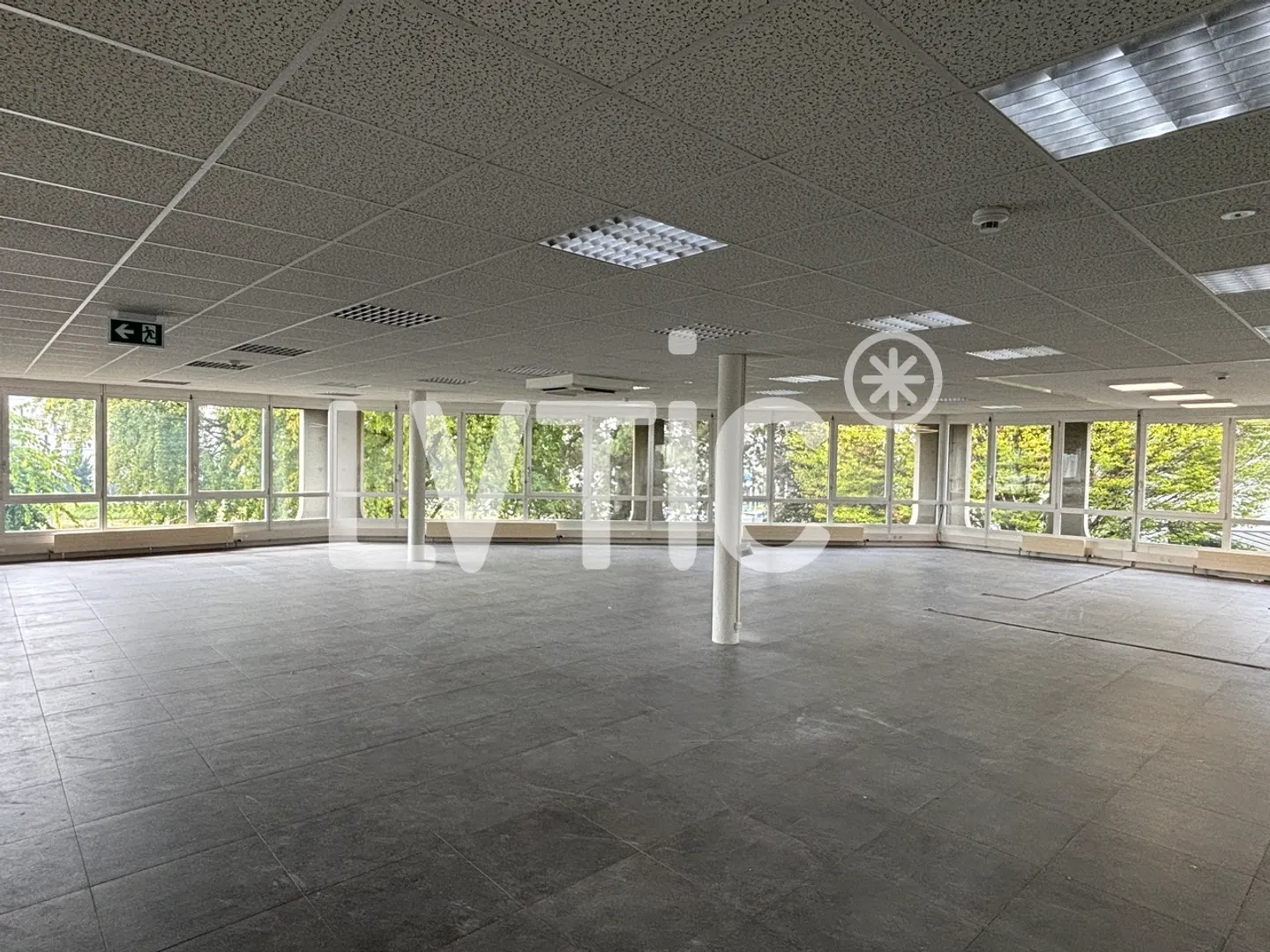 Showroom, commercial spaces, offices of 640 m2 for rent in Crissier - Photo 3 of 9
