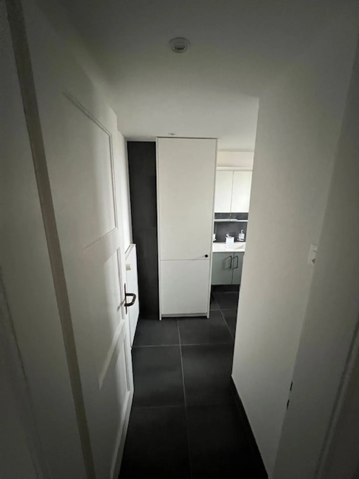 Moderne Wohnung mit Balkon - Foto 12 von 24