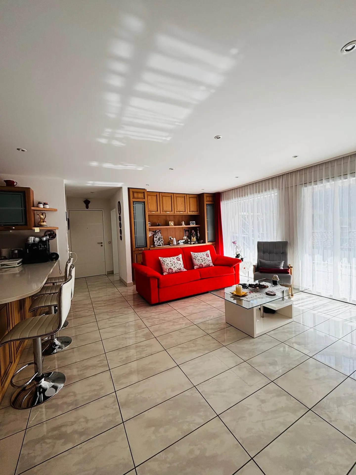 Élégance et tranquillité : 5,5 pièces à Grono avec vue sur le paysage ! - Photo 4 sur 15