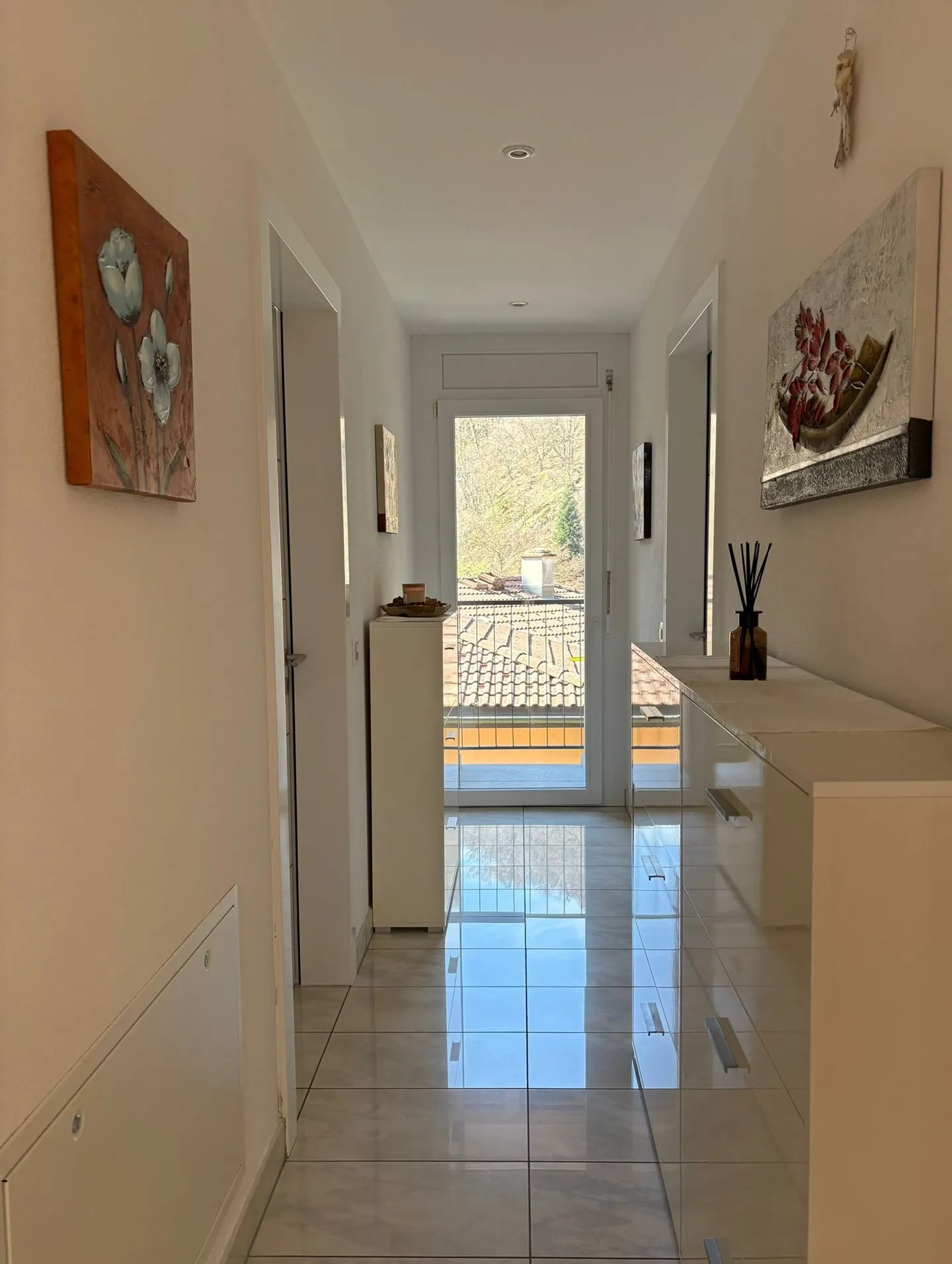 Élégance et tranquillité : 5,5 pièces à Grono avec vue sur le paysage ! - Photo 9 sur 15