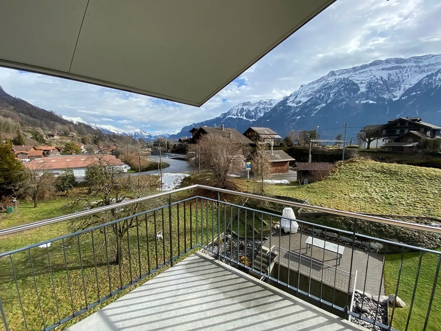 Ampio e moderno appartamento di 4,5 stanze al 1° piano, finiture interne di alta qualità - Foto 11 di 12
