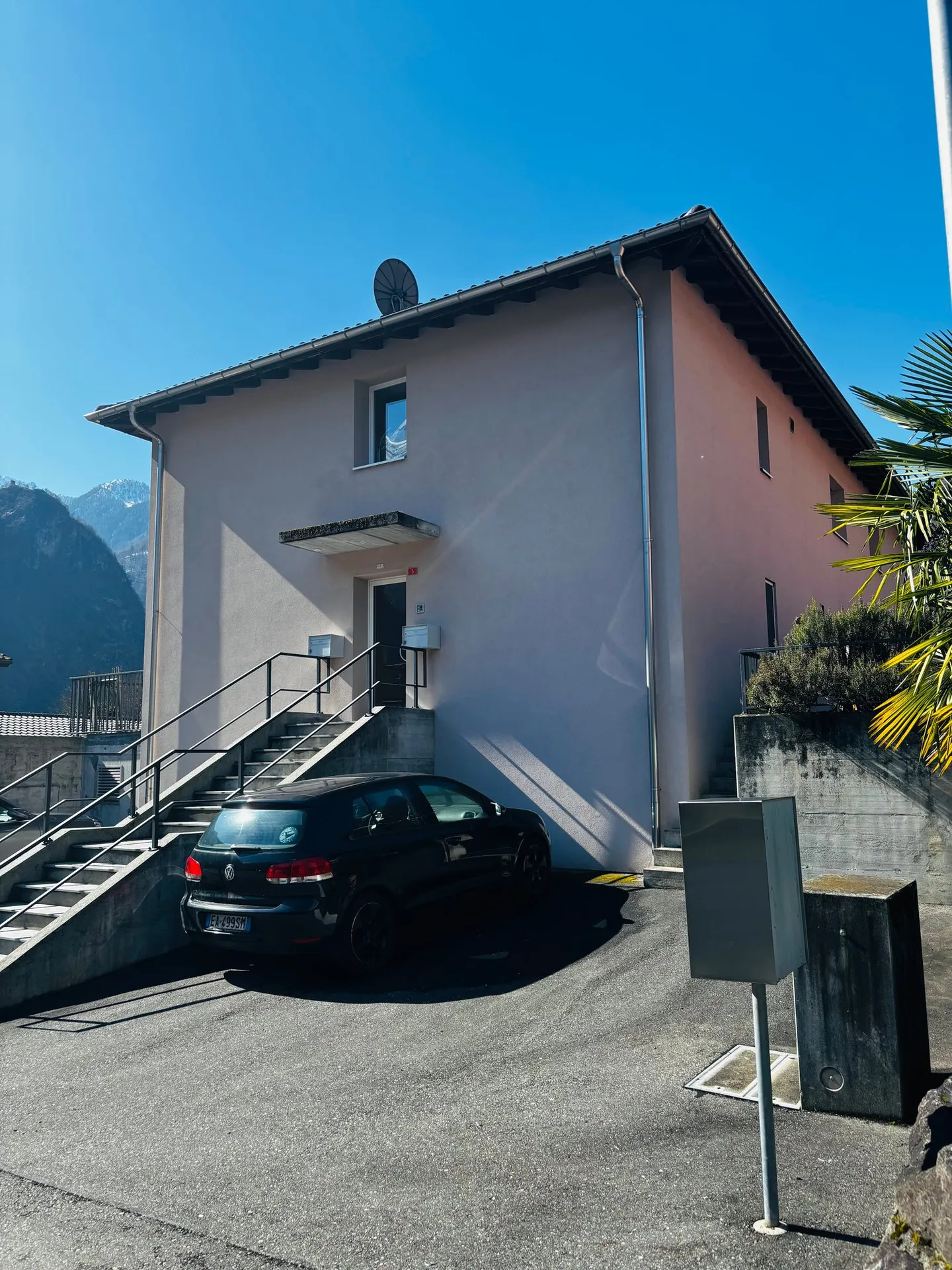 Élégance et tranquillité : 5,5 pièces à Grono avec vue sur le paysage ! - Photo 12 sur 15