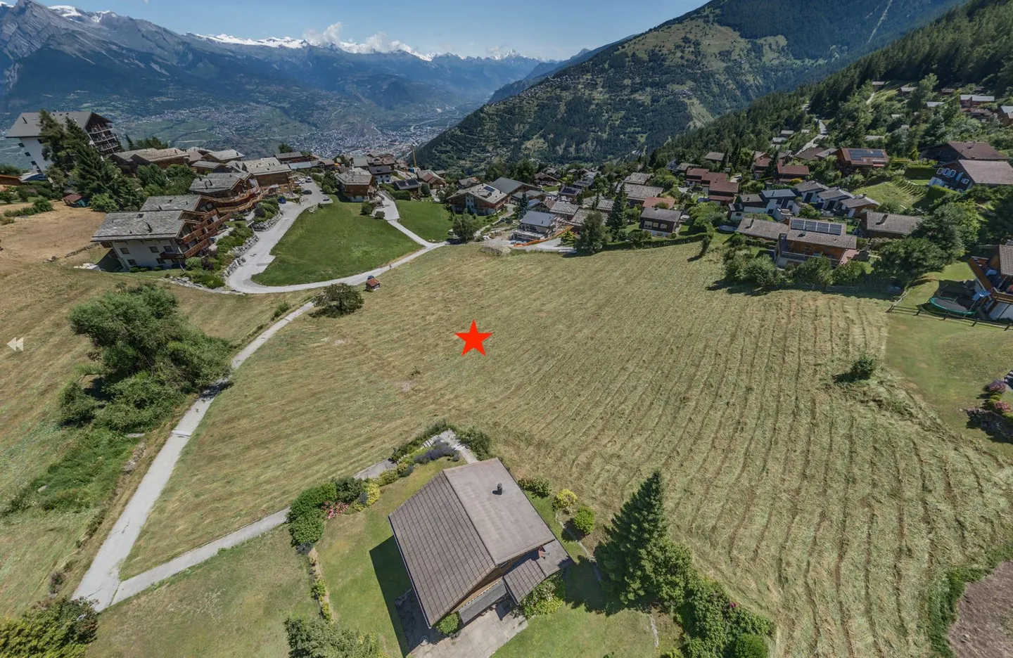 Building plot with developed infrastructure without brokerage contract in a residential area very close to the center of the station - Photo 6 of 9