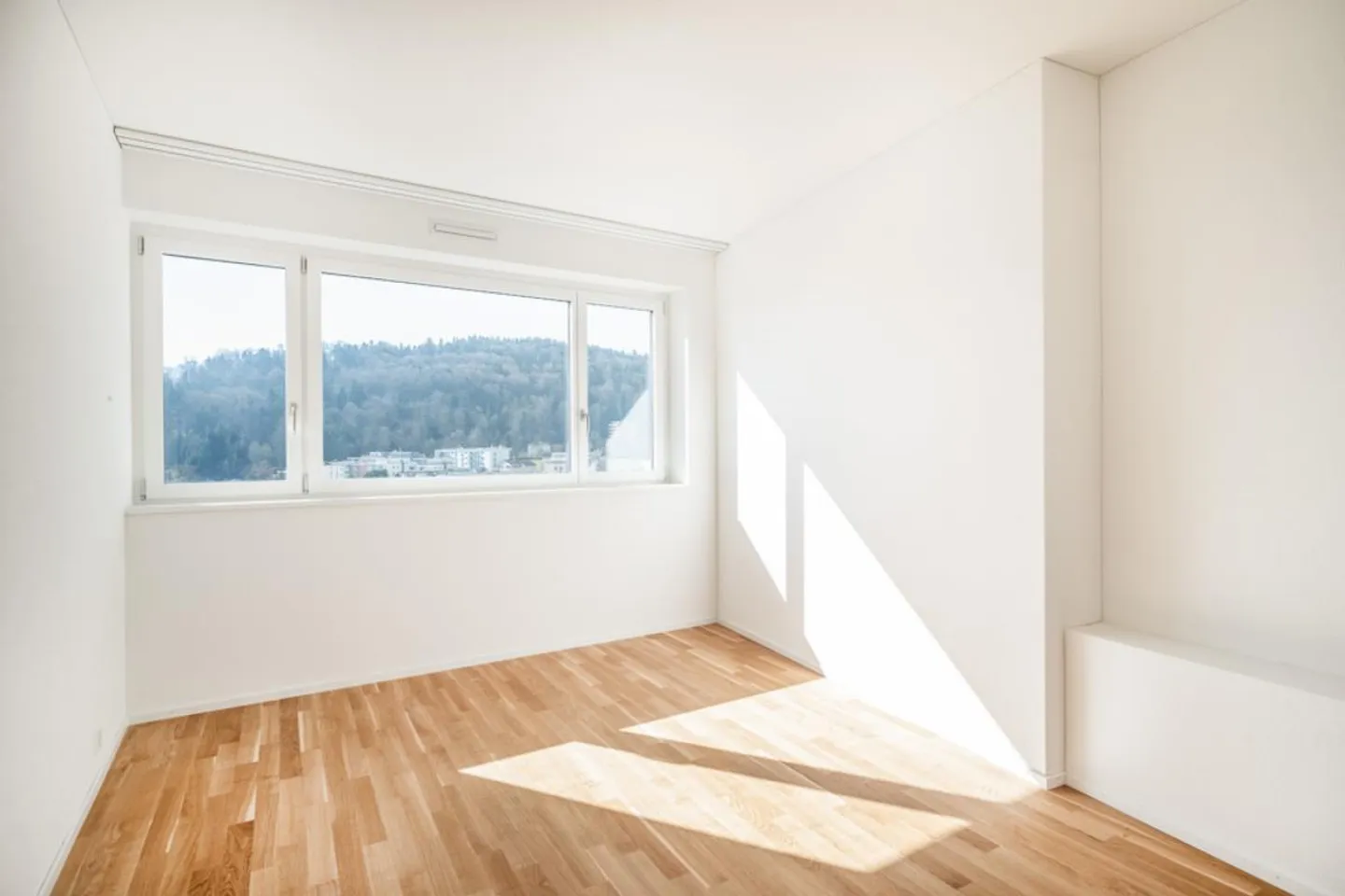 Wohnen mit Aussicht: 14 Etage, See und Berge zum Greifen nah - Foto 5 von 7