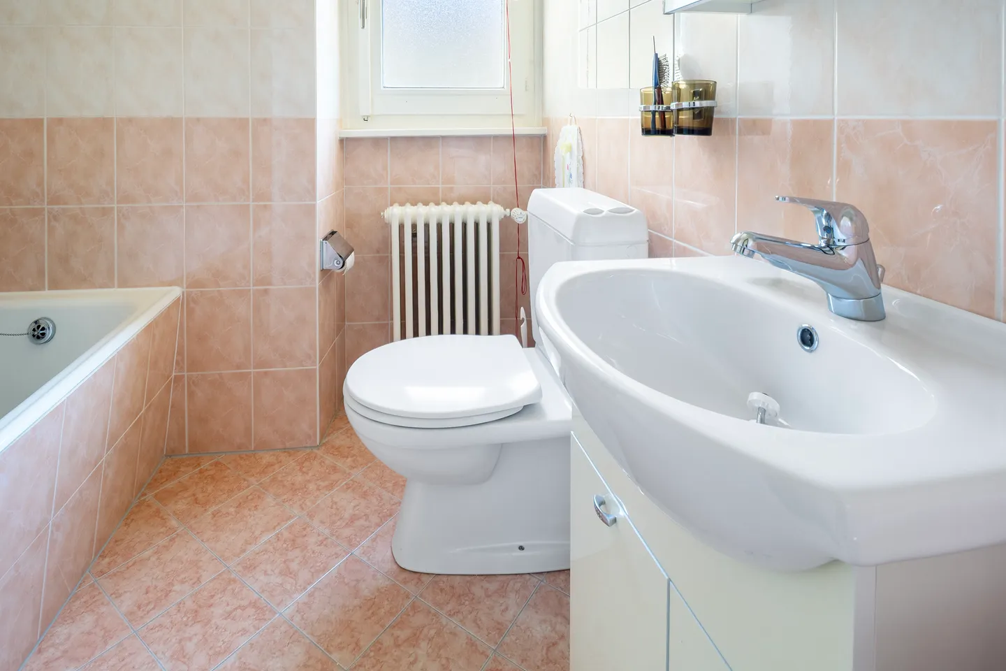 Charmantes Einseitig Angebaute Haus - Foto 1 von 2