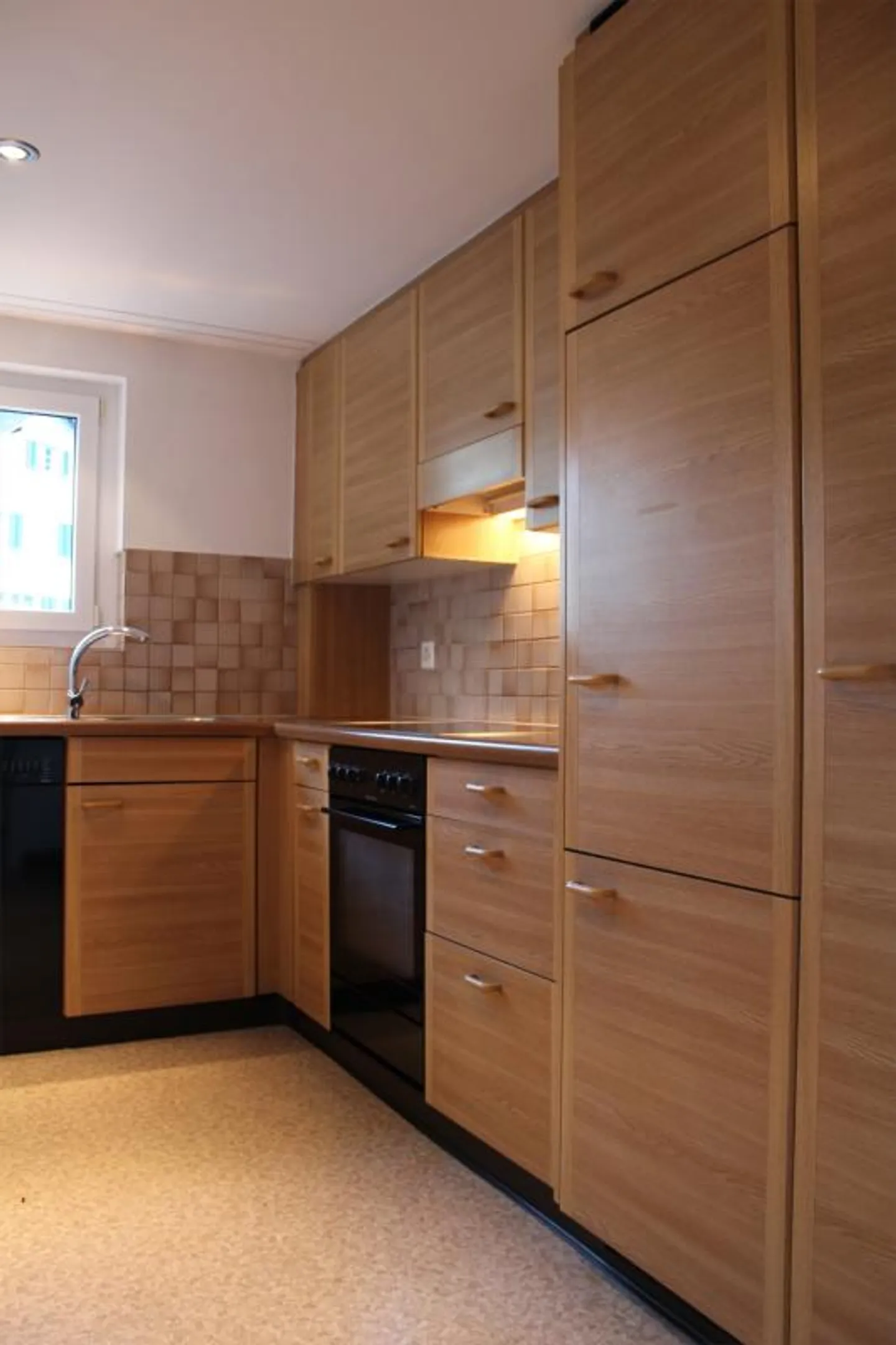 Appartamento 3 locali a Schwanden in affitto - Foto 2 di 9