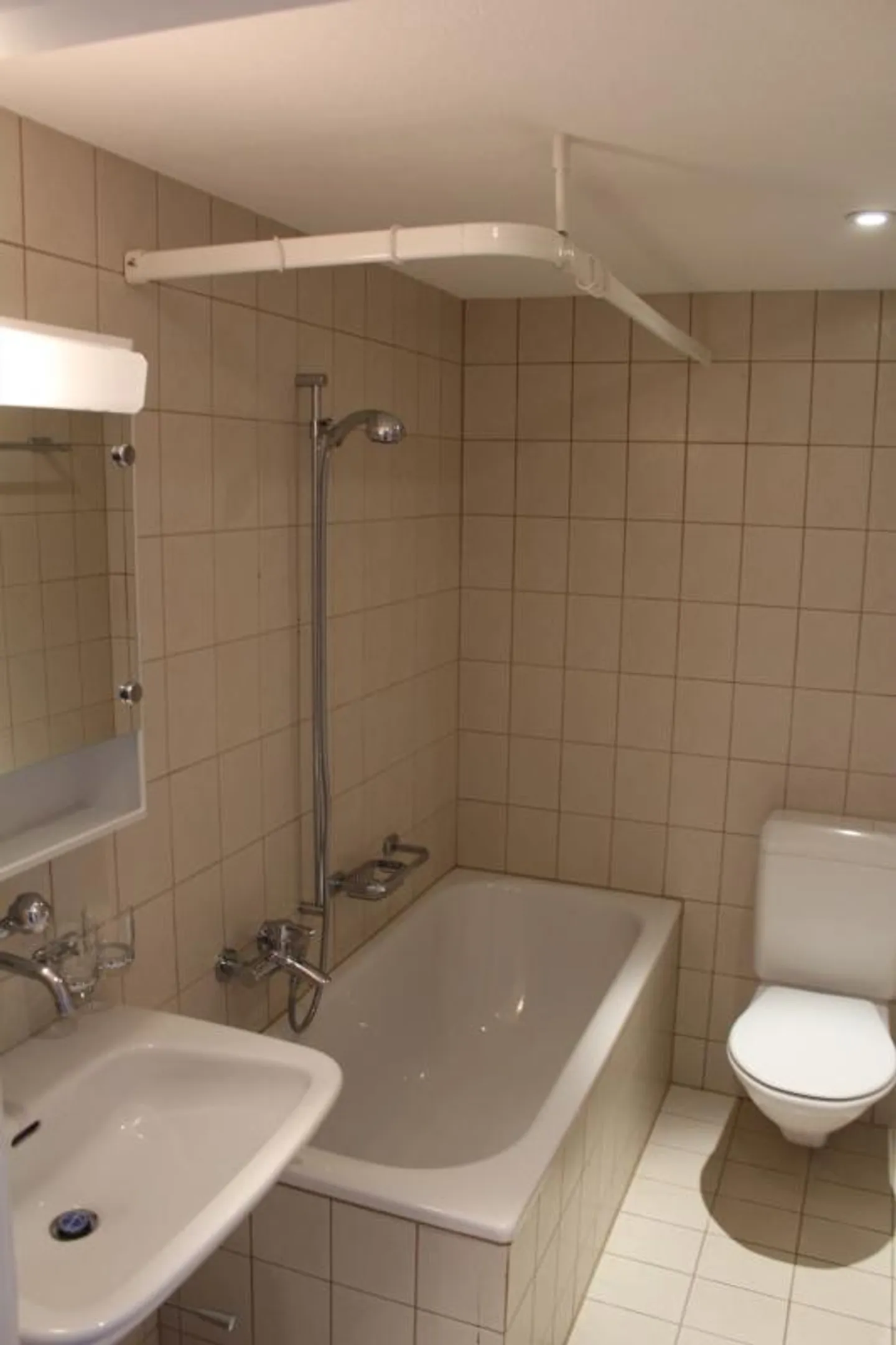 Appartamento 3 locali a Schwanden in affitto - Foto 4 di 9