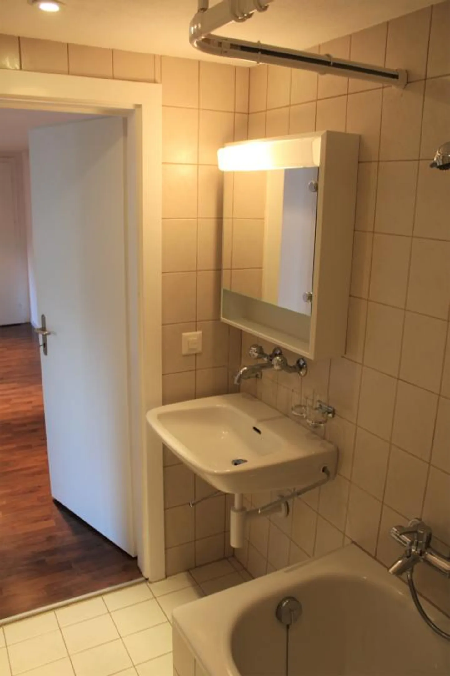 Appartamento 3 locali a Schwanden in affitto - Foto 5 di 9