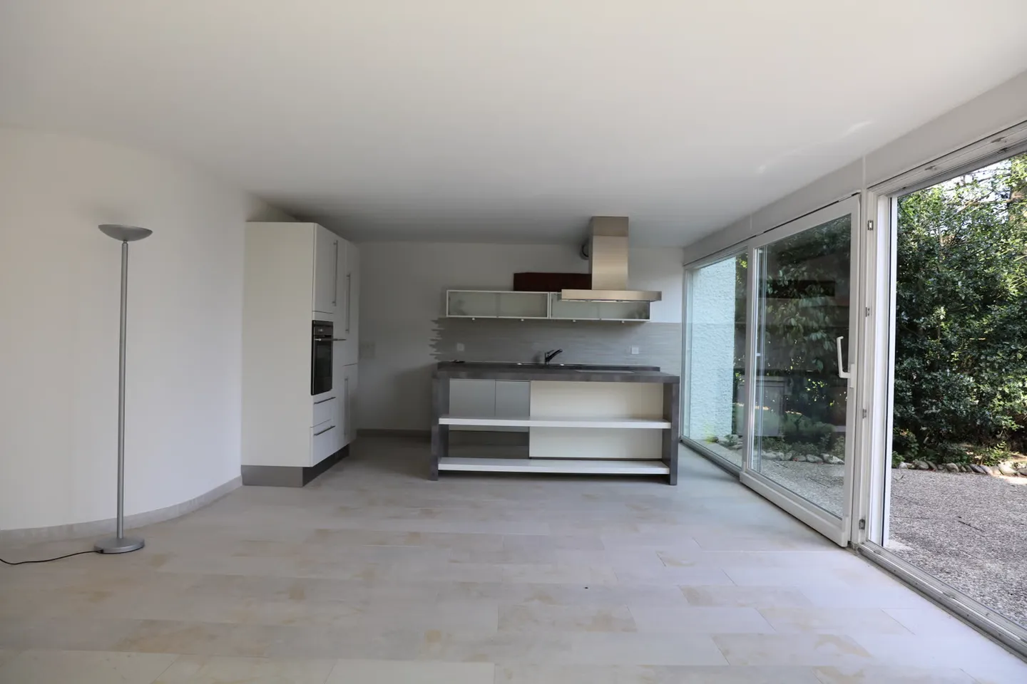 Appartement moderne au rez-de-chaussée avec grand patio - Photo 5 sur 13