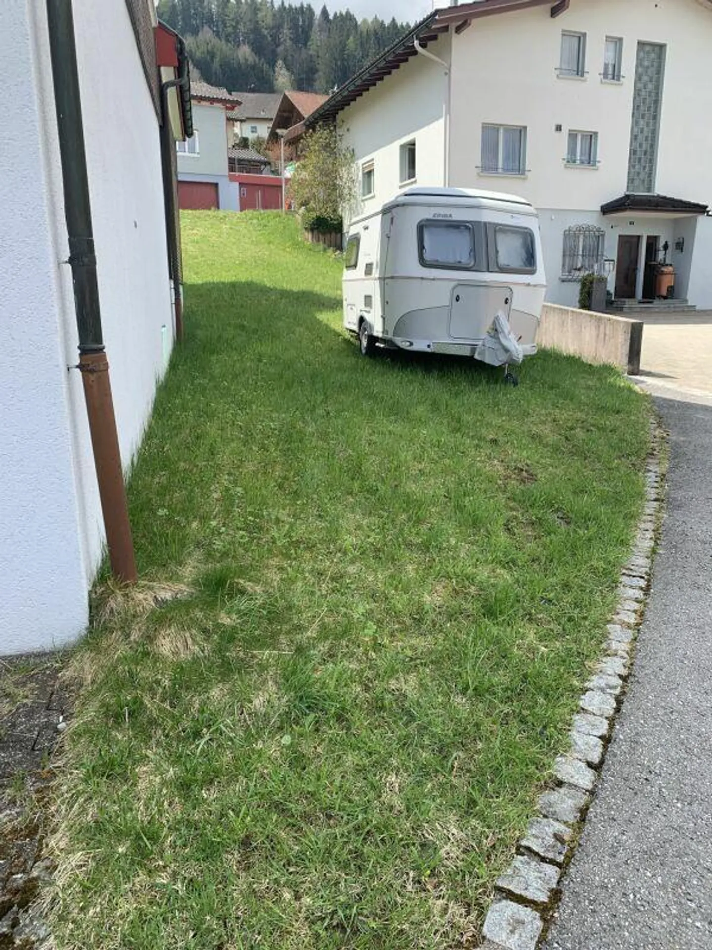 Wohnwagen Wohnmobil Abstellplatz - Foto 1 di 2