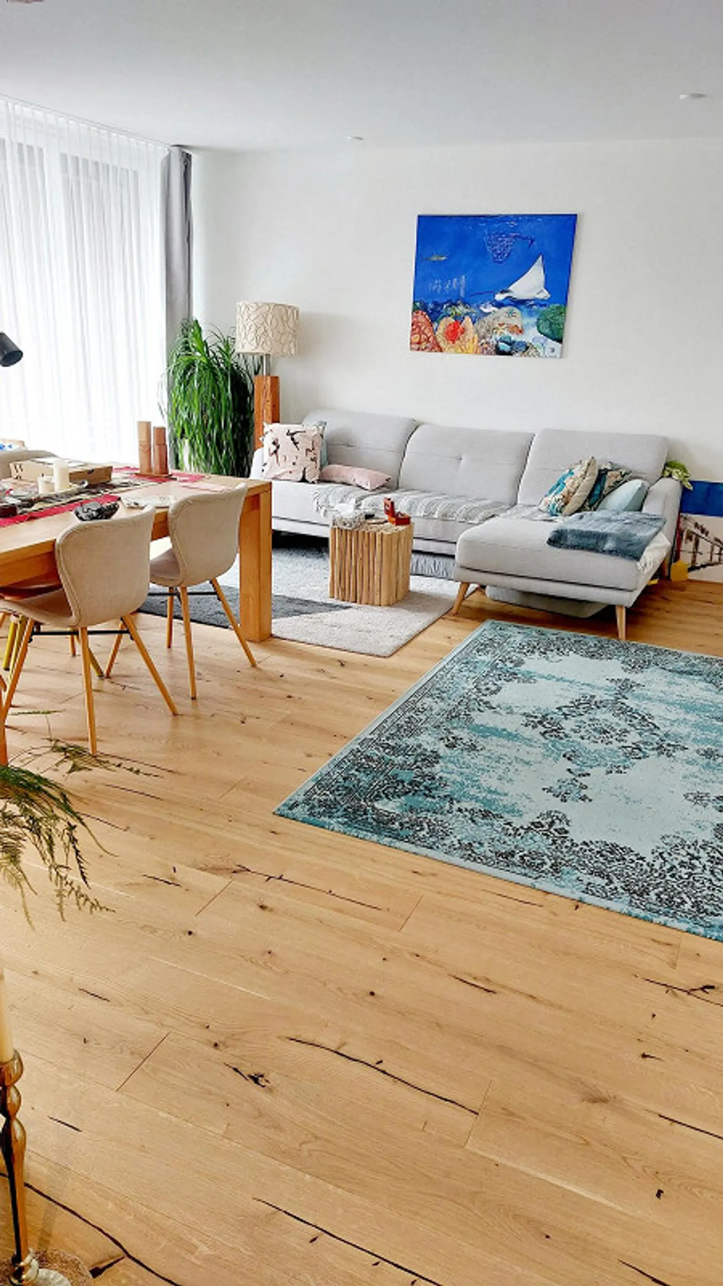Exklusive 2.5-Zimmer-Eigentumswohnung mit Sonnenbalkon und Weitblick - Foto 2 von 7