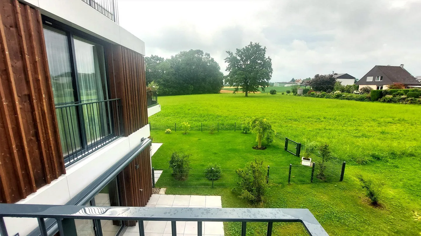 Exklusive 2.5-Zimmer-Eigentumswohnung mit Sonnenbalkon und Weitblick - Foto 6 von 7