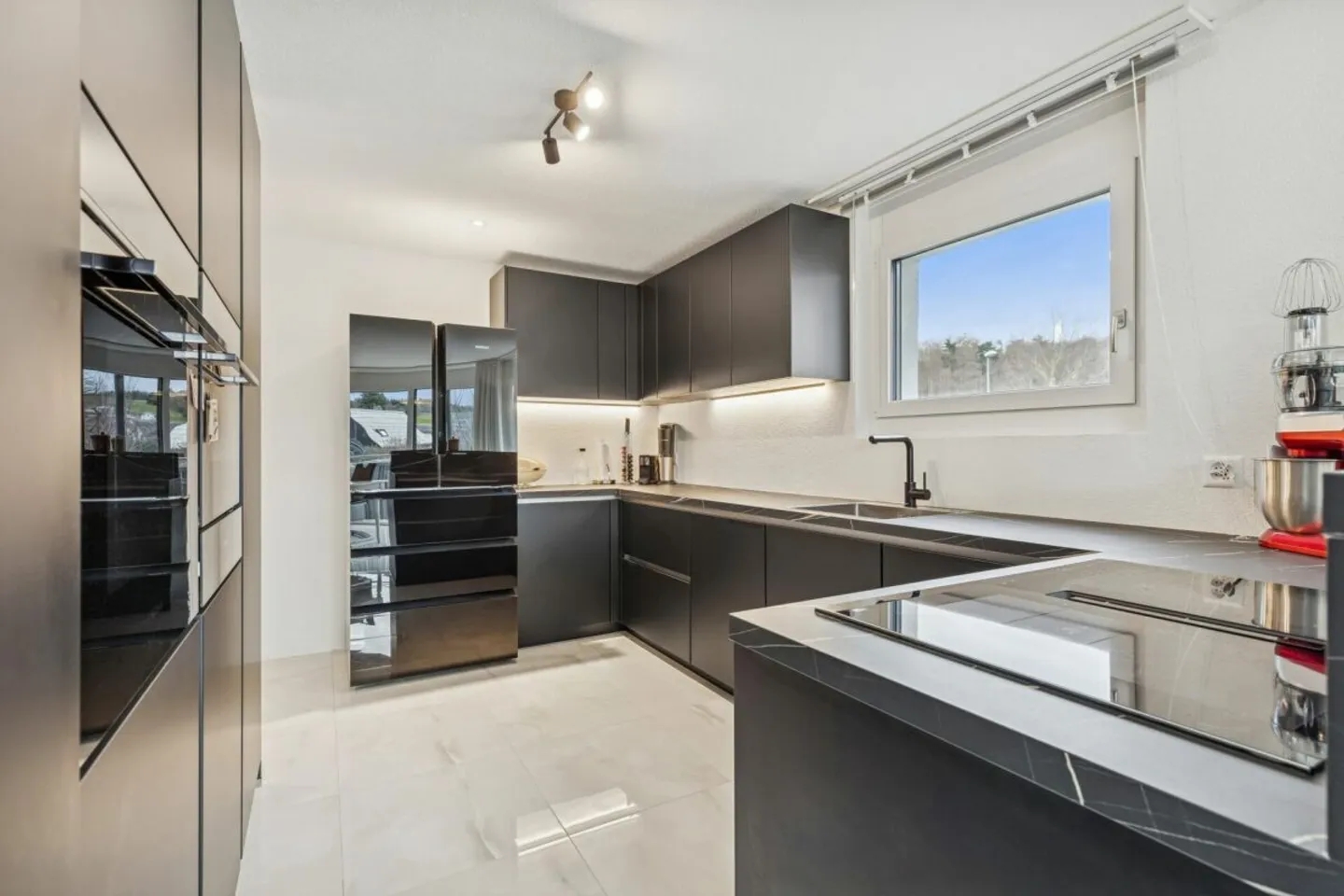 Appartement moderne avec balcon - Photo 5 sur 15