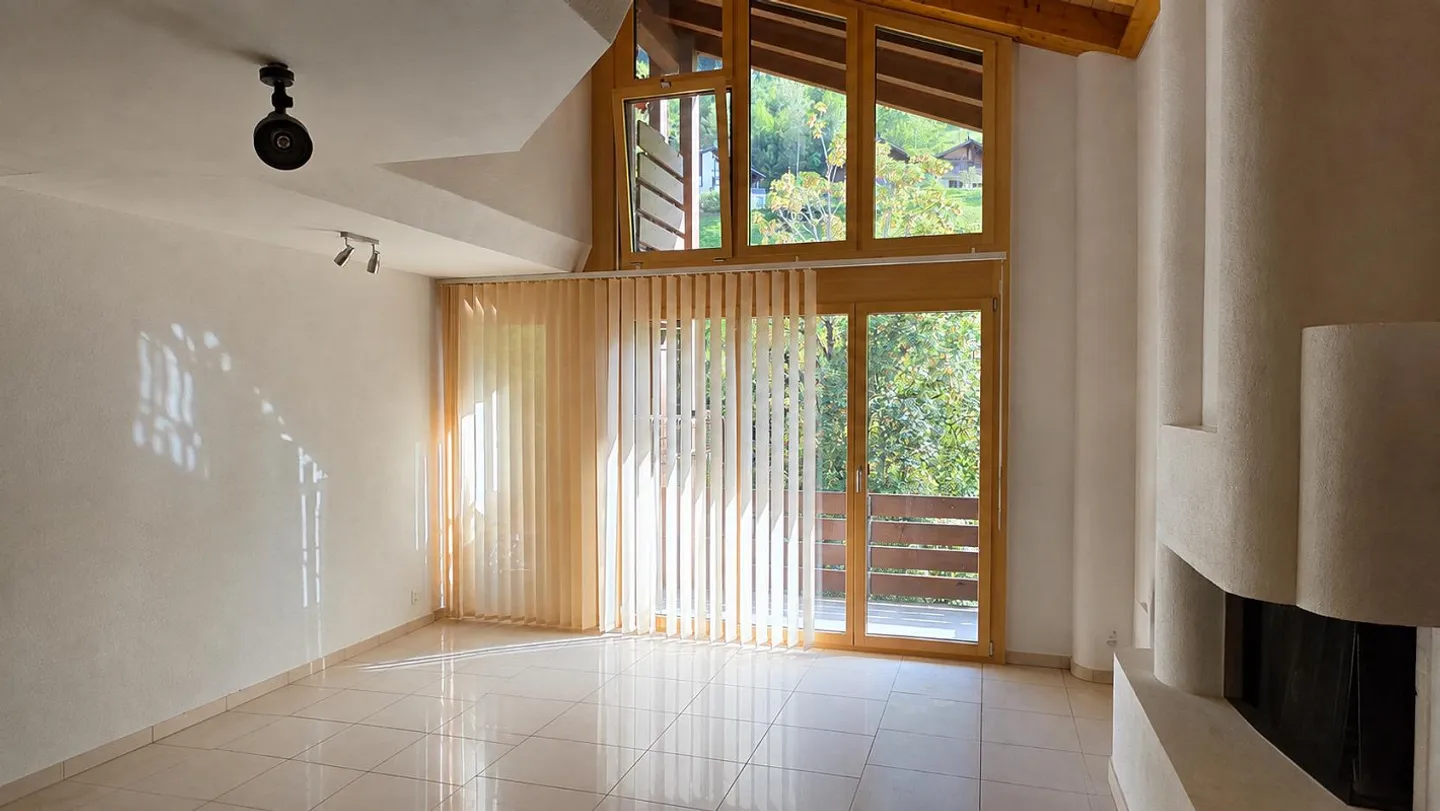 Spacious, bright 3.5-room maisonette attic apartment in a central location - Photo 2 of 6