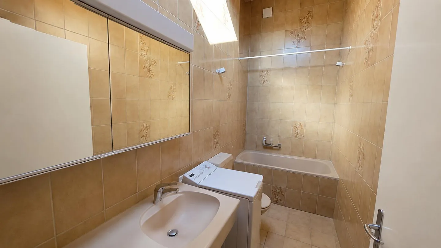 Spacious, bright 3.5-room maisonette attic apartment in a central location - Photo 6 of 6
