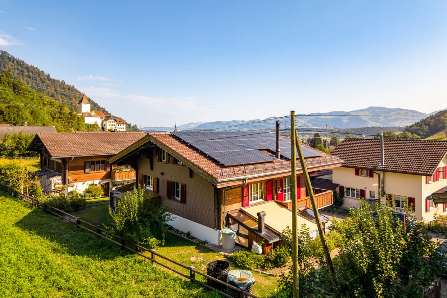 Maison familiale élégante avec vue sur les montagnes - Photo 2 sur 6