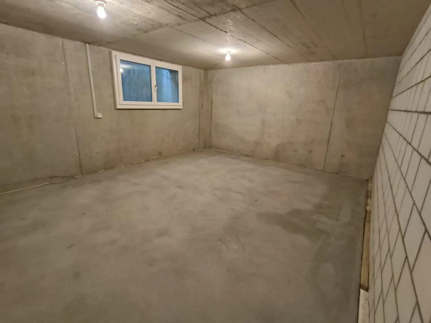 Magazzino in una posizione comoda - Foto 2 di 2