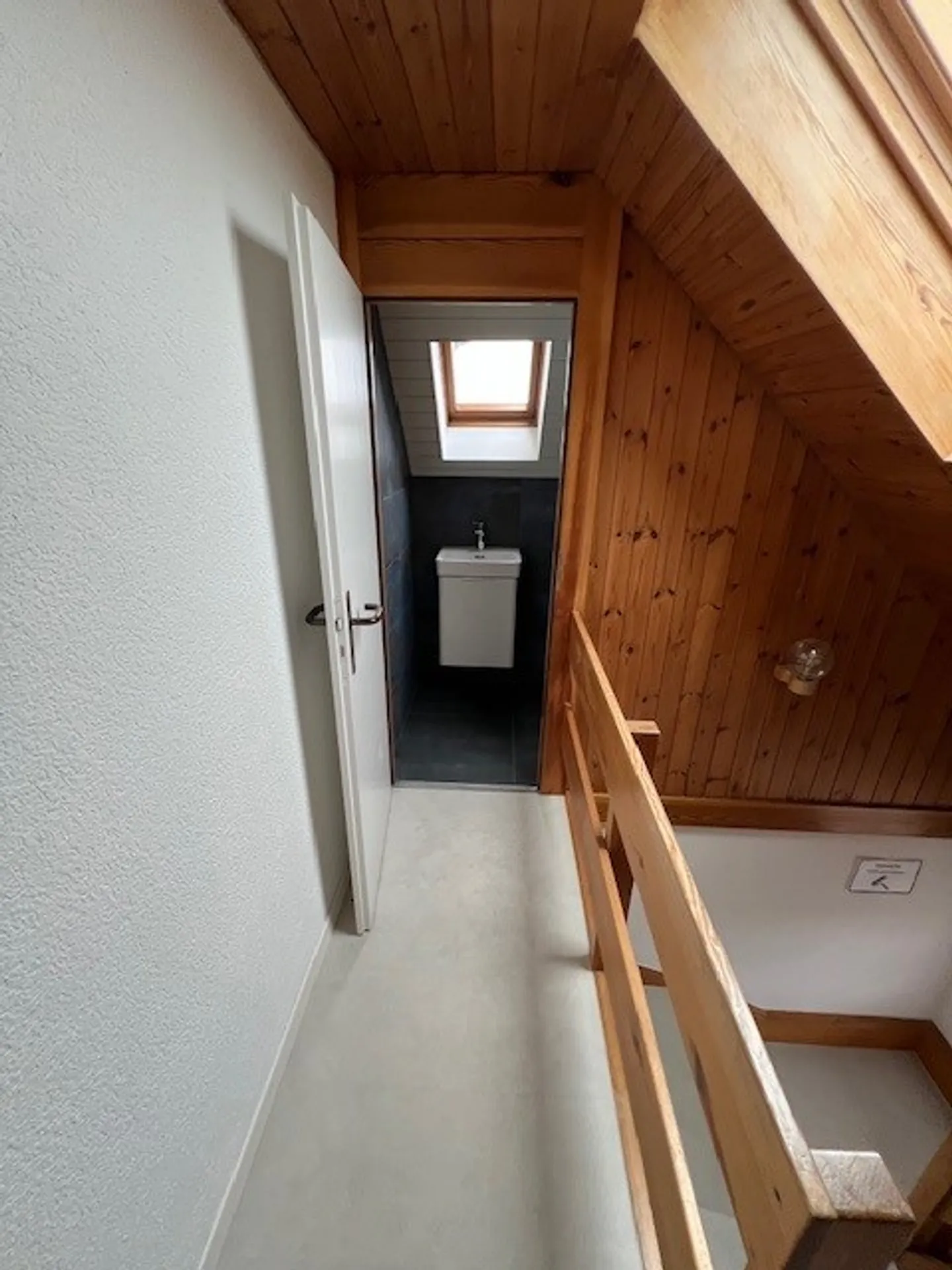 Charmante Dachwohnung in ruhiger Lage - Foto 10 von 20