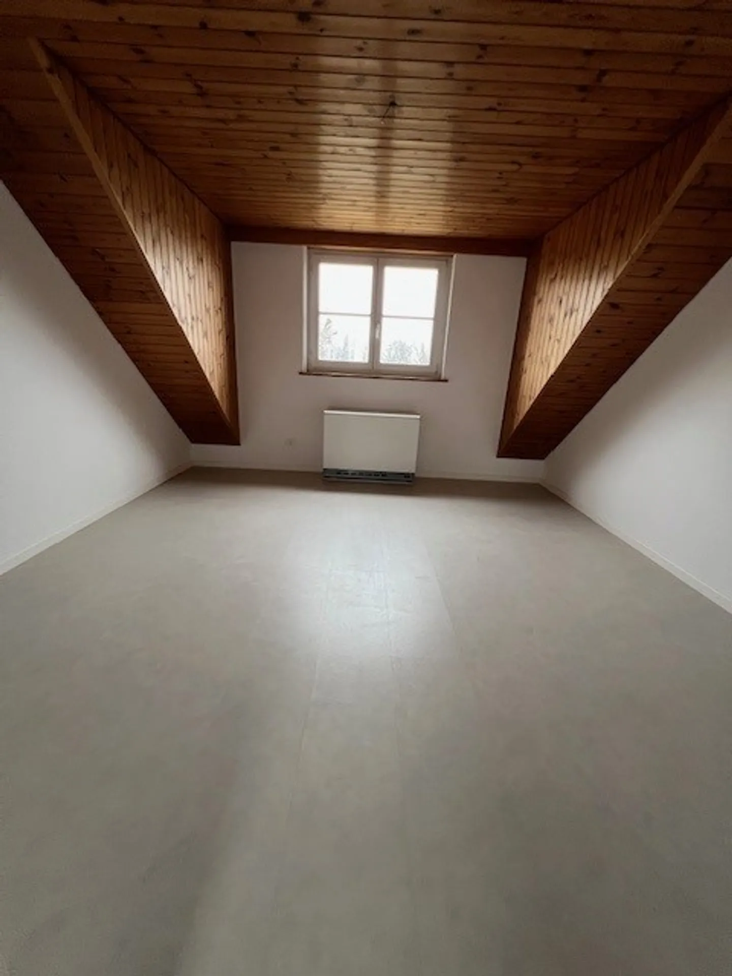 Charmante Dachwohnung in ruhiger Lage - Foto 5 von 20