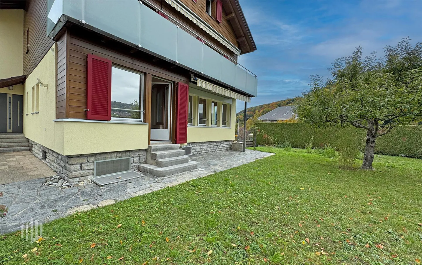 ImmoWyss - Appartement rénové de 3,5 pièces au rez-de-chaussée avec coin salon dans le jardin - Photo 9 sur 11
