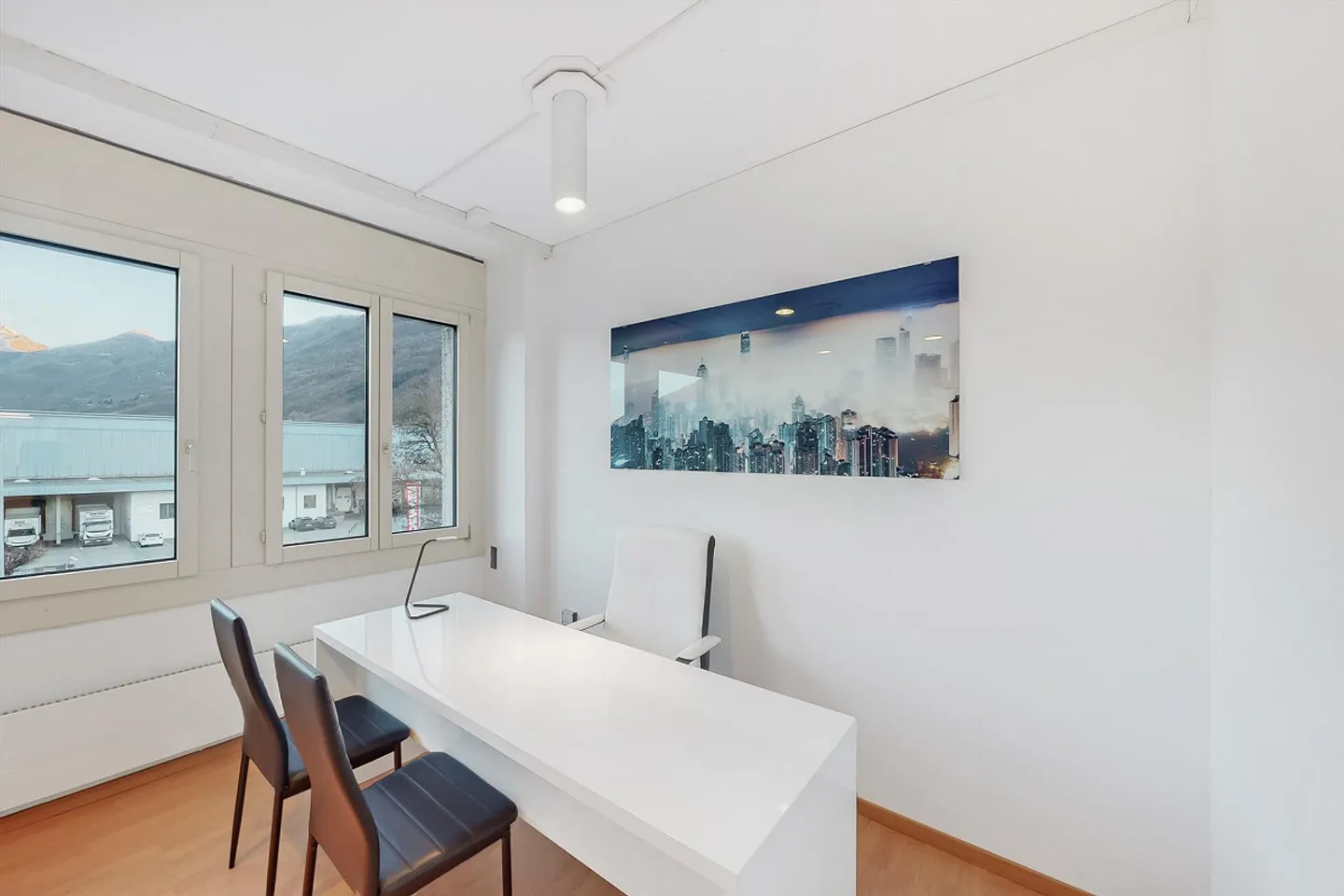Spacious office of 358 m2 - Ideal space for dynamic companies - Photo 5 of 6