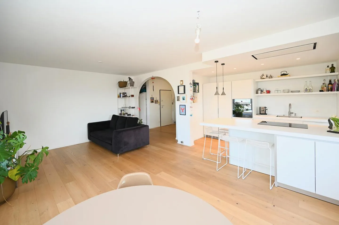 Refined Apartment with Garden and View of Lake Lugano - Photo 9 of 19