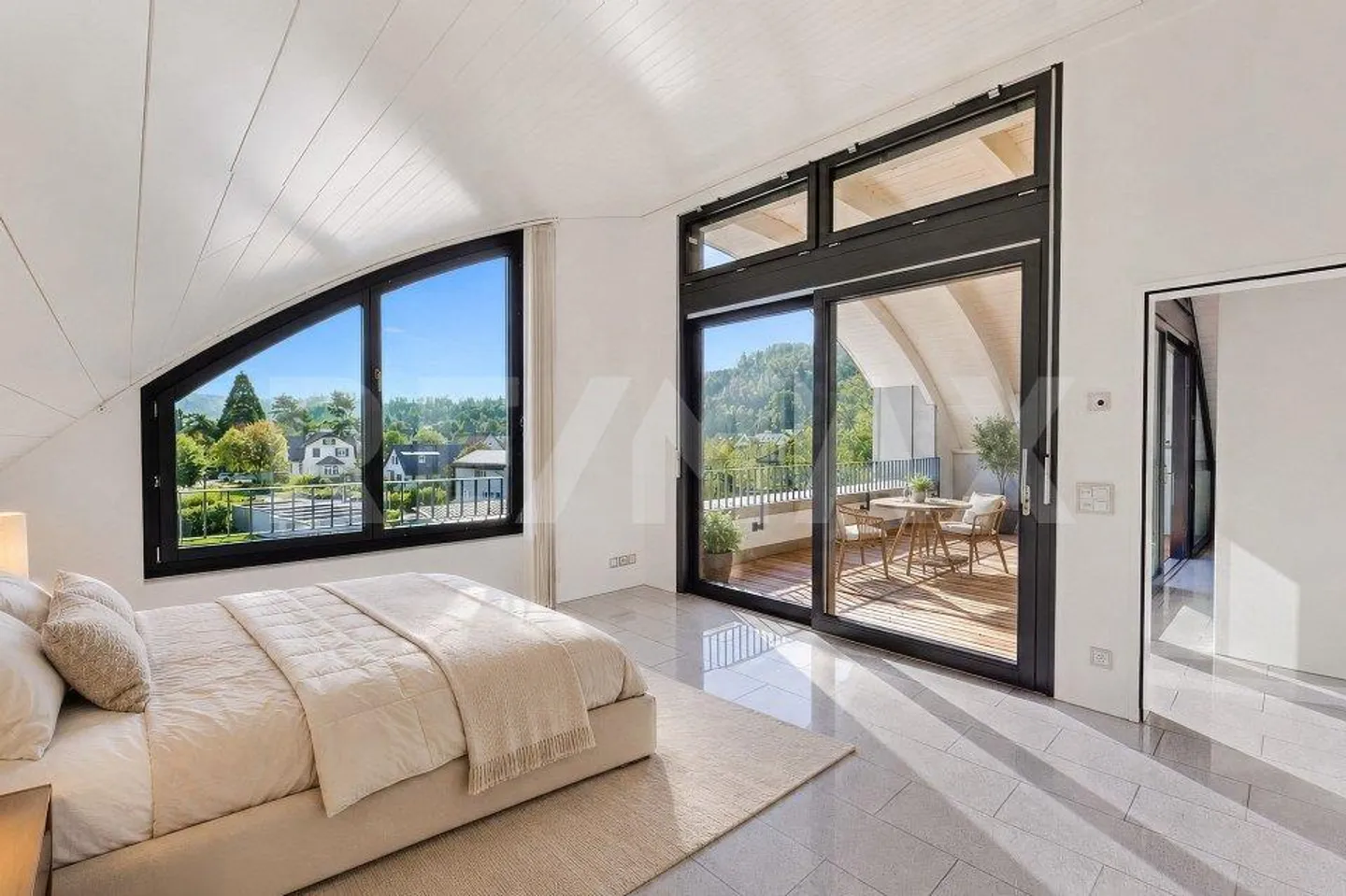 Exclusive 3.5 - 5.5 Room Attic Penthouse 246 m² NWF, 4 Terraces, i... - Photo 9 of 13