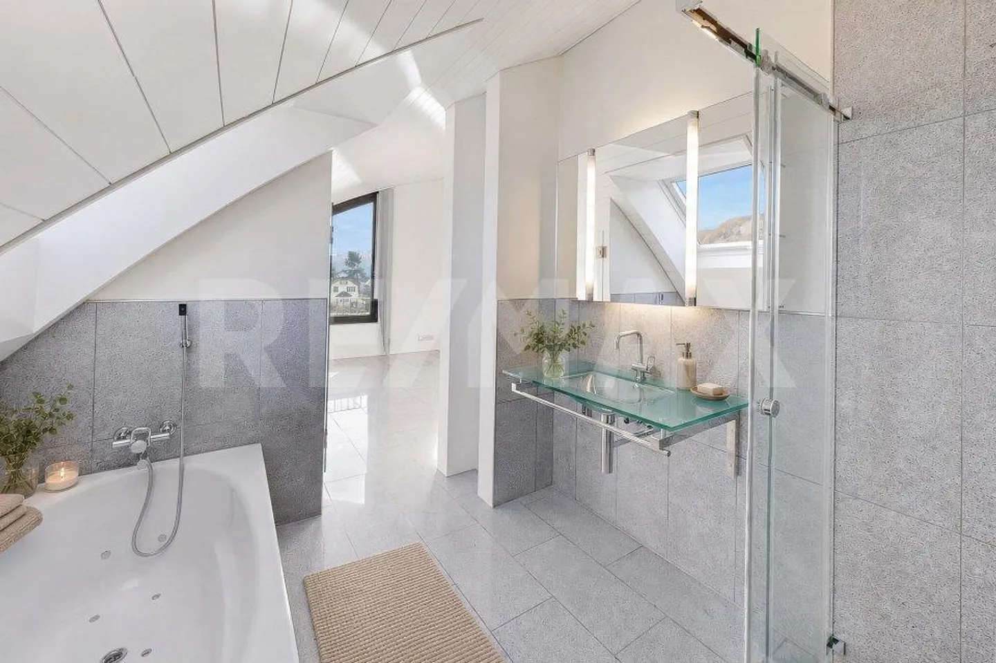 Exclusive 3.5 - 5.5 Room Attic Penthouse 246 m² NWF, 4 Terraces, i... - Photo 11 of 13