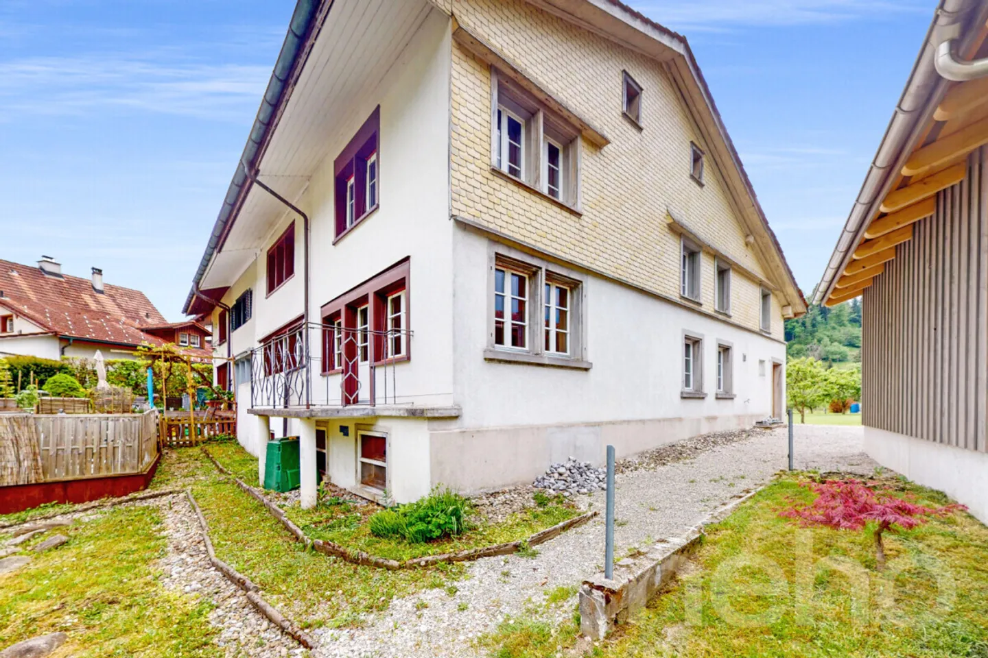Corner Townhouse Fischenthal - Photo 2 of 11
