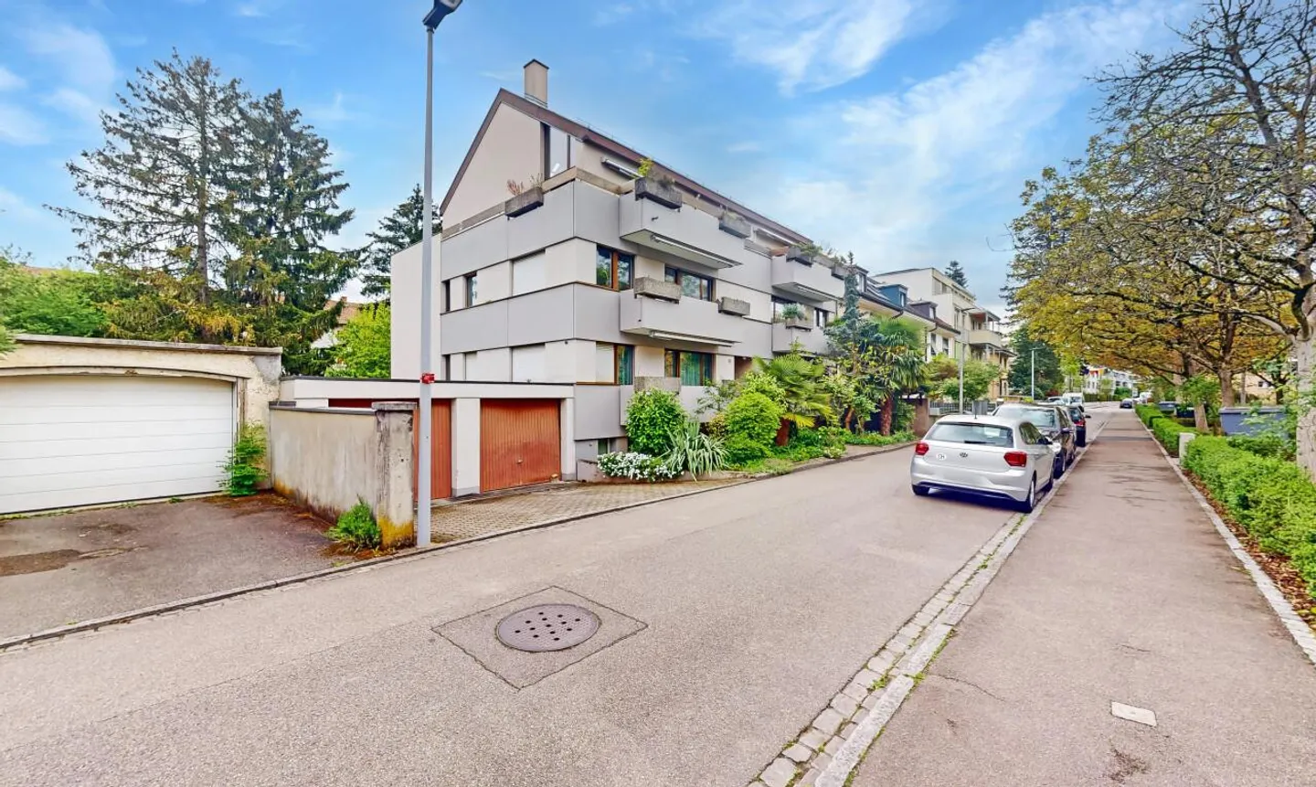 Attique-Maisonette avec Galerie, Terrasse et beaucoup de vie privée - Photo 1 sur 13