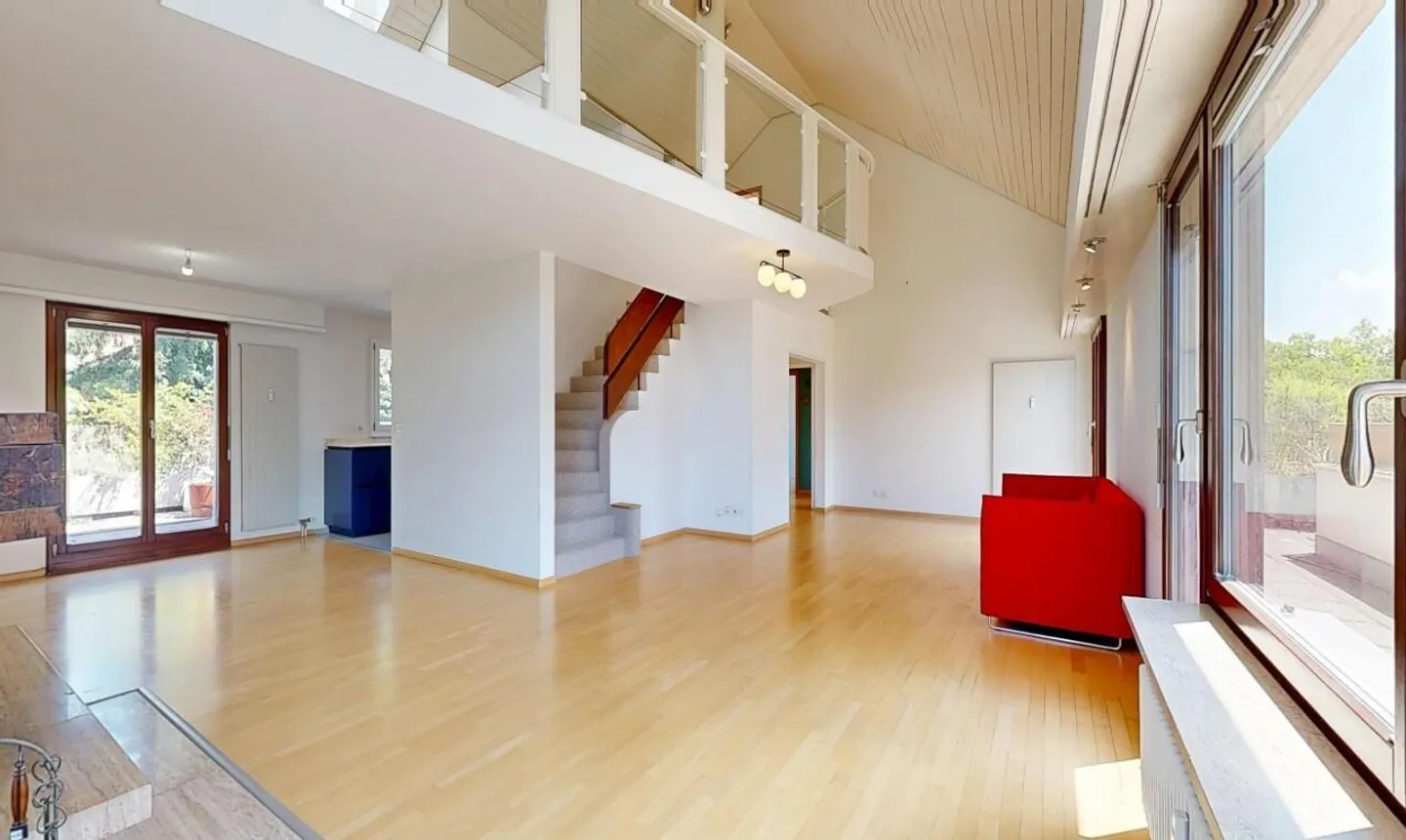 Attique-Maisonette avec Galerie, Terrasse et beaucoup de vie privée - Photo 4 sur 13